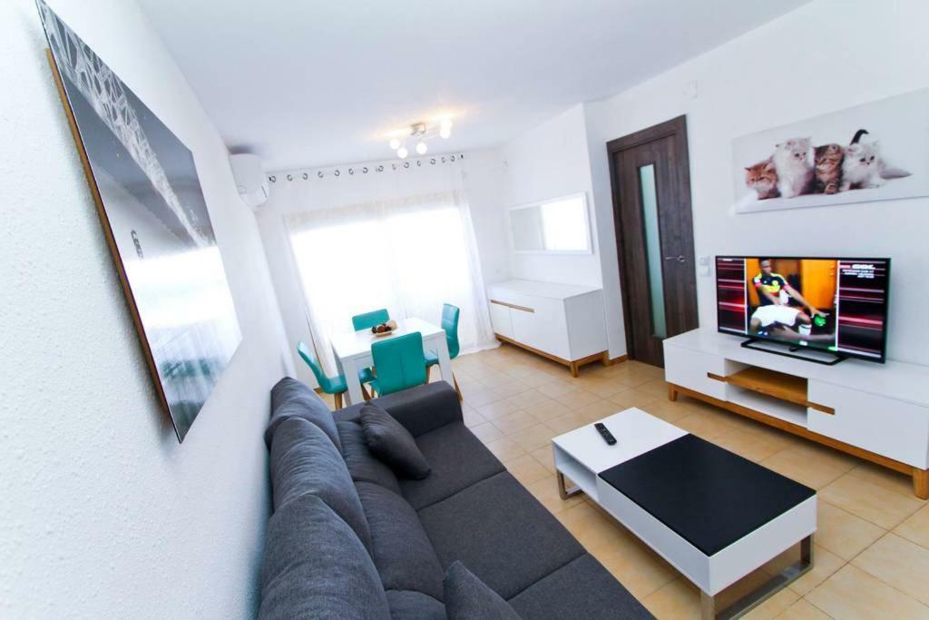 Playmar Apartment กัมบริลส์ ภายนอก รูปภาพ